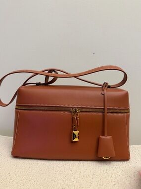 Loro Piana Extra Bag L27 in Saddle